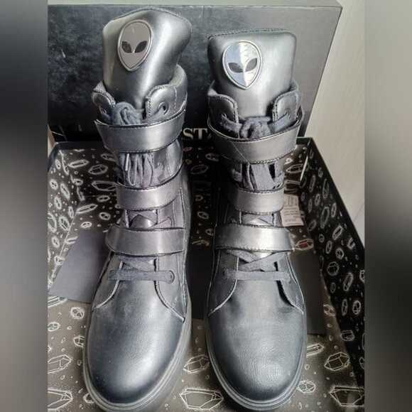 US11👽Killstar High Top Goth Sneakers - She's Out There -  Booties - Halloween - Picture 9 of 12